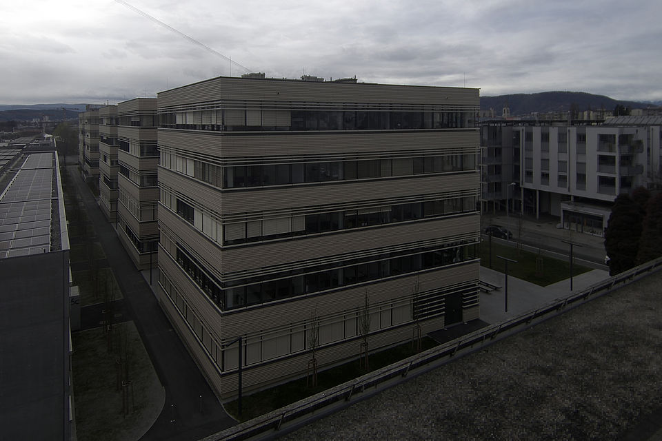 Livebild Baukamera 2 - Webcam 'Gesamtpanorama Ostseite' - Baustelle Neubau 'Silicon Austria Labs' der TU-Graz am Campus Inffeldgasse, Graz-St.Peter (ca. 5 Minuteninterval)